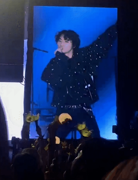 Show diễn đầu tiên của Daesung tại Việt Nam: Đam mê tấu hài, live “nuốt đĩa” loạt hit BIGBANG khiến fan khóc nấc! - Ảnh 10. Show diễn đầu tiên của Daesung tại Việt Nam: Đam mê tấu hài, live “nuốt đĩa” loạt hit BIGBANG khiến fan khóc nấc! - Ảnh 10.
