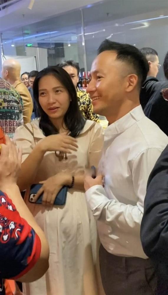 Điều kỳ lạ trong hôn nhân của vị Anh Trai Vượt Ngàn Chông Gai ở ẩn nhiều năm, cưới vợ nhỏ hơn 10 tuổi - Ảnh 5.