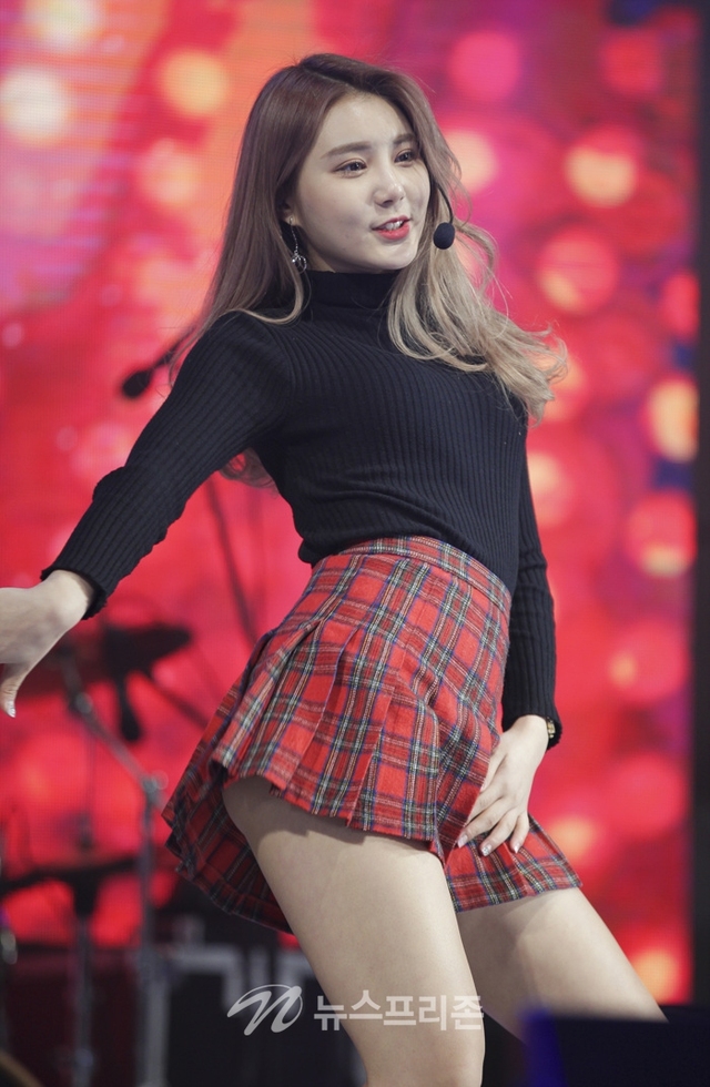 Nóng: Nữ ca sĩ 10X bị kết án 10 năm tù vì đâm xe liên hoàn tông chết người, còn đổ lỗi cho nạn nhân - Ảnh 6. Nóng: Nữ ca sĩ 10X bị kết án 10 năm tù vì đâm xe liên hoàn tông chết người, còn đổ lỗi cho nạn nhân - Ảnh 6.