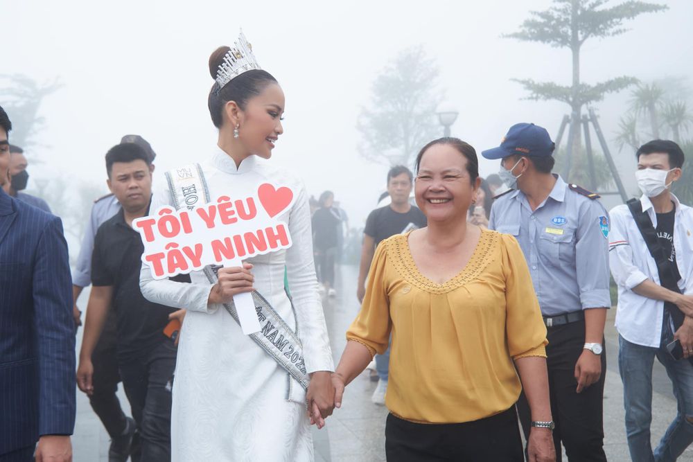 Những khoảnh khắc không thể quên của Hoa hậu Ngọc Châu bên mẹ quá cố- Ảnh 4. Những khoảnh khắc không thể quên của Hoa hậu Ngọc Châu bên mẹ quá cố- Ảnh 4.
