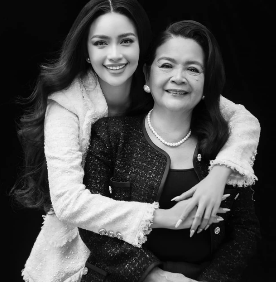 Kỳ Duyên, Khánh Vân và đông đảo sao Việt về Tây Ninh để tiễn đưa mẹ Hoa hậu Ngọc Châu- Ảnh 4. Kỳ Duyên, Khánh Vân và đông đảo sao Việt về Tây Ninh để tiễn đưa mẹ Hoa hậu Ngọc Châu- Ảnh 4.