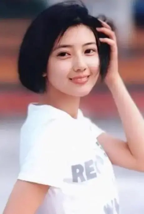 Nữ thần quốc dân 20 năm nhan sắc không đổi, đẹp cỡ nào mà vượt qua cả Lưu Diệc Phi- Ảnh 1. Nữ thần quốc dân 20 năm nhan sắc không đổi, đẹp cỡ nào mà vượt qua cả Lưu Diệc Phi- Ảnh 1.