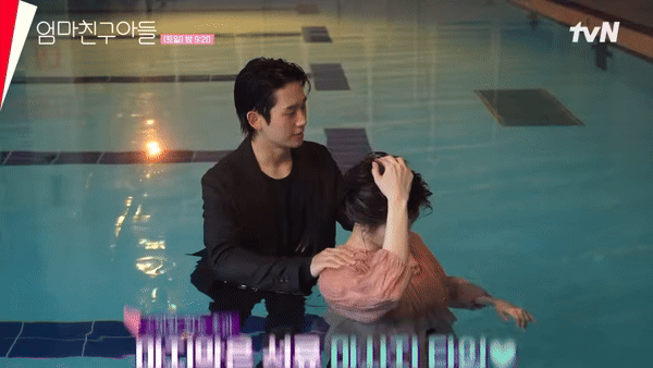 Cặp đôi ngôn tình "gây bão" vì ngọt từ phim đến đời, nhà trai để lộ 1 hành động tình tứ như yêu thật- Ảnh 4. Cặp đôi ngôn tình "gây bão" vì ngọt từ phim đến đời, nhà trai để lộ 1 hành động tình tứ như yêu thật- Ảnh 4.