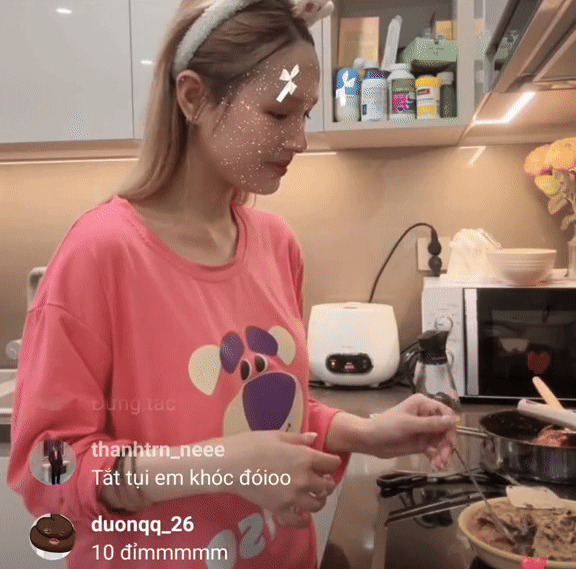 Xoài Non khi chọn Gil Lê làm “chồng”: Ăn mặc xuề xoà vào bếp nấu cơm, dân mạng liền "phán" 1 điều- Ảnh 1. Xoài Non khi chọn Gil Lê làm “chồng”: Ăn mặc xuề xoà vào bếp nấu cơm, dân mạng liền "phán" 1 điều- Ảnh 1.