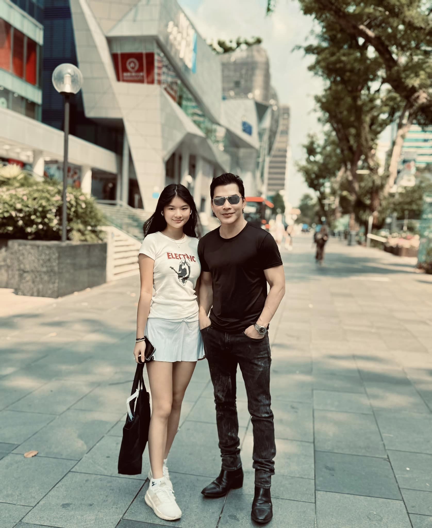 Visual gây sốt của con gái Trương Ngọc Ánh, 16 tuổi đã sở hữu chiều cao đáng chú ý- Ảnh 1. Visual gây sốt của con gái Trương Ngọc Ánh, 16 tuổi đã sở hữu chiều cao đáng chú ý- Ảnh 1.