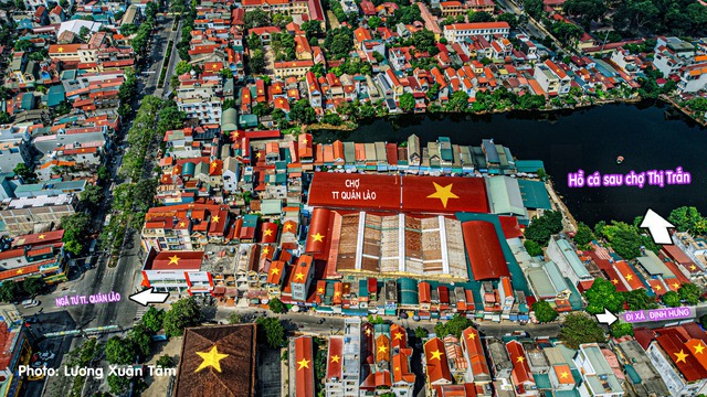 Loạt ảnh các mái nhà phủ kín lá cờ Tổ quốc tại Thanh Hoá là sản phẩm Photoshop- Ảnh 4. Loạt ảnh các mái nhà phủ kín lá cờ Tổ quốc tại Thanh Hoá là sản phẩm Photoshop- Ảnh 4.