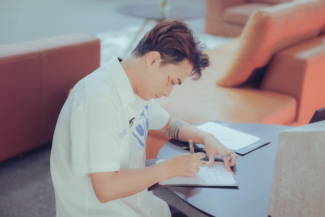 HuyR trải lòng sau khi dừng chân ở Anh Trai Vượt Ngàn Chông Gai: "Việc mình bị lu mờ cũng dễ hiểu"- Ảnh 14. HuyR trải lòng sau khi dừng chân ở Anh Trai Vượt Ngàn Chông Gai: "Việc mình bị lu mờ cũng dễ hiểu"- Ảnh 14.