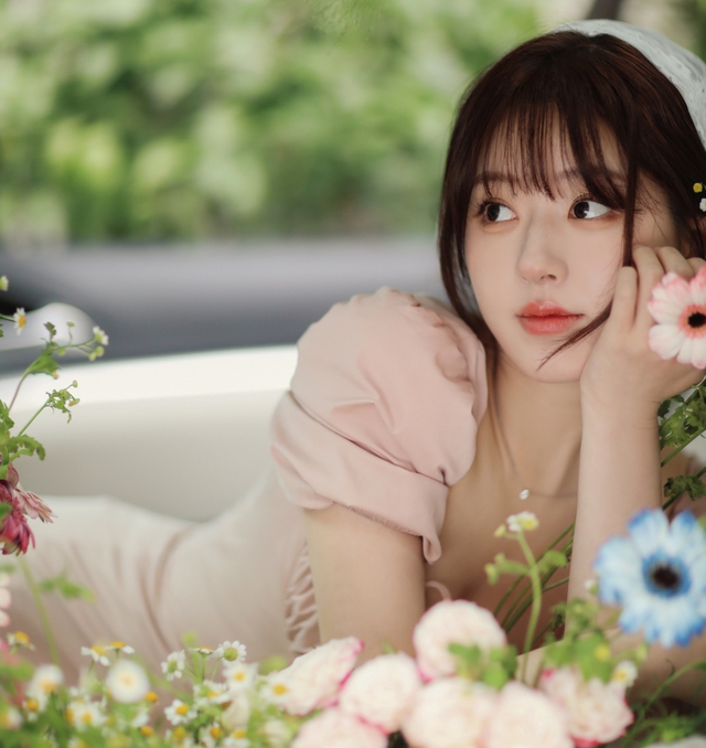 Bộ mặt thật của một mỹ nhân hạng A: Mắng chửi bạn diễn bằng từ tục tĩu, hạ bệ đàn chị để nâng tầm bản thân, tính cách hách dịch ai cũng chán ghét- Ảnh 8. Bộ mặt thật của một mỹ nhân hạng A: Mắng chửi bạn diễn bằng từ tục tĩu, hạ bệ đàn chị để nâng tầm bản thân, tính cách hách dịch ai cũng chán ghét- Ảnh 8.