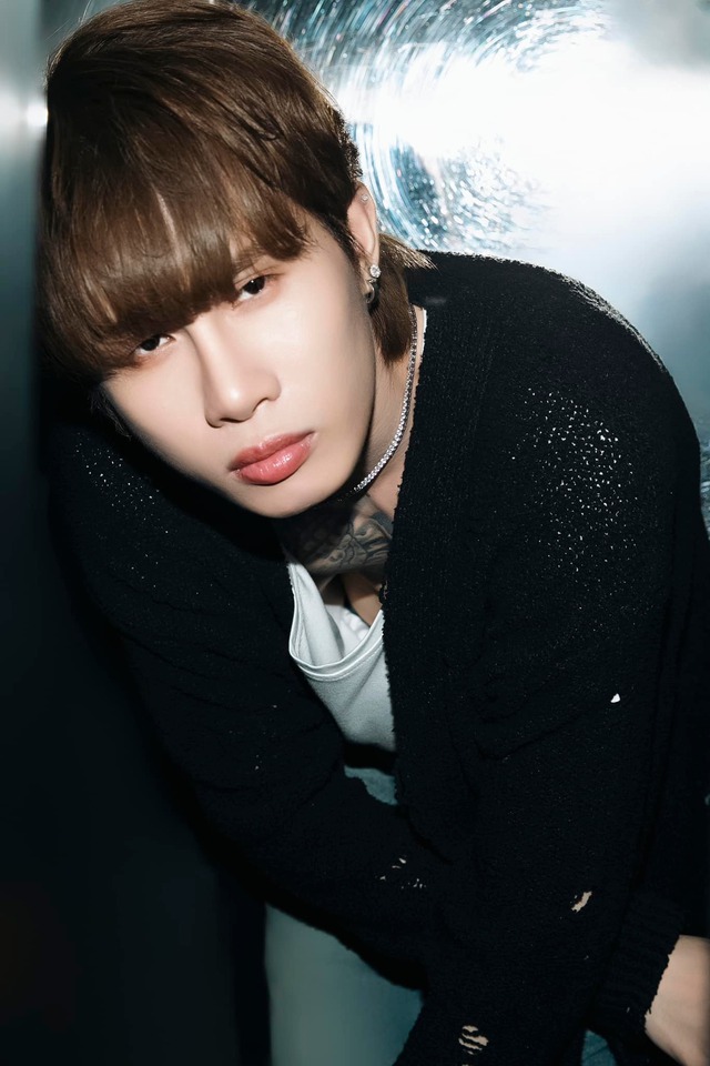 Ca sĩ tai tiếng nhất Việt Nam lại vừa có hành động khiến cộng đồng fan Kpop bức xúc vô cùng!- Ảnh 6. Ca sĩ tai tiếng nhất Việt Nam lại vừa có hành động khiến cộng đồng fan Kpop bức xúc vô cùng!- Ảnh 6.