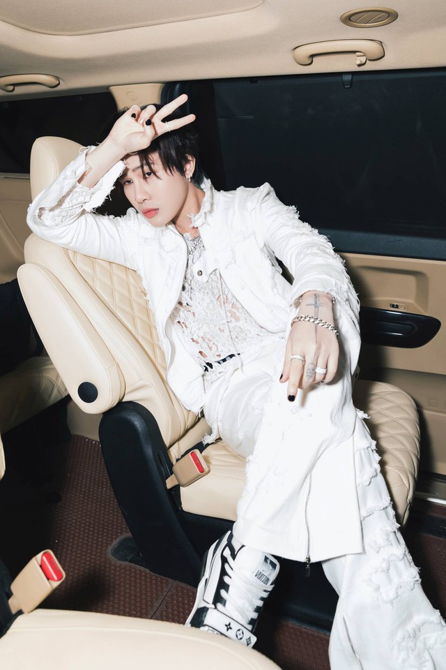 Ca sĩ tai tiếng nhất Việt Nam lại vừa có hành động khiến cộng đồng fan Kpop bức xúc vô cùng!- Ảnh 7. Ca sĩ tai tiếng nhất Việt Nam lại vừa có hành động khiến cộng đồng fan Kpop bức xúc vô cùng!- Ảnh 7.