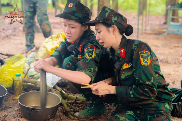 Hoa hậu Thùy Tiên và 7 mỹ nhân Vbiz không biết nấu ăn- Ảnh 1. Hoa hậu Thùy Tiên và 7 mỹ nhân Vbiz không biết nấu ăn- Ảnh 1.