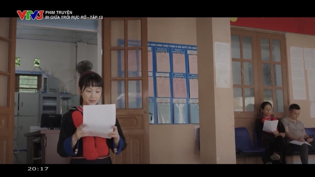 Đi Giữa Trời Rực Rỡ tập 13: Xuất hiện nam phụ với visual chuẩn hot boy phố, netizen lo Chải sắp mất vợ- Ảnh 1. Đi Giữa Trời Rực Rỡ tập 13: Xuất hiện nam phụ với visual chuẩn hot boy phố, netizen lo Chải sắp mất vợ- Ảnh 1.