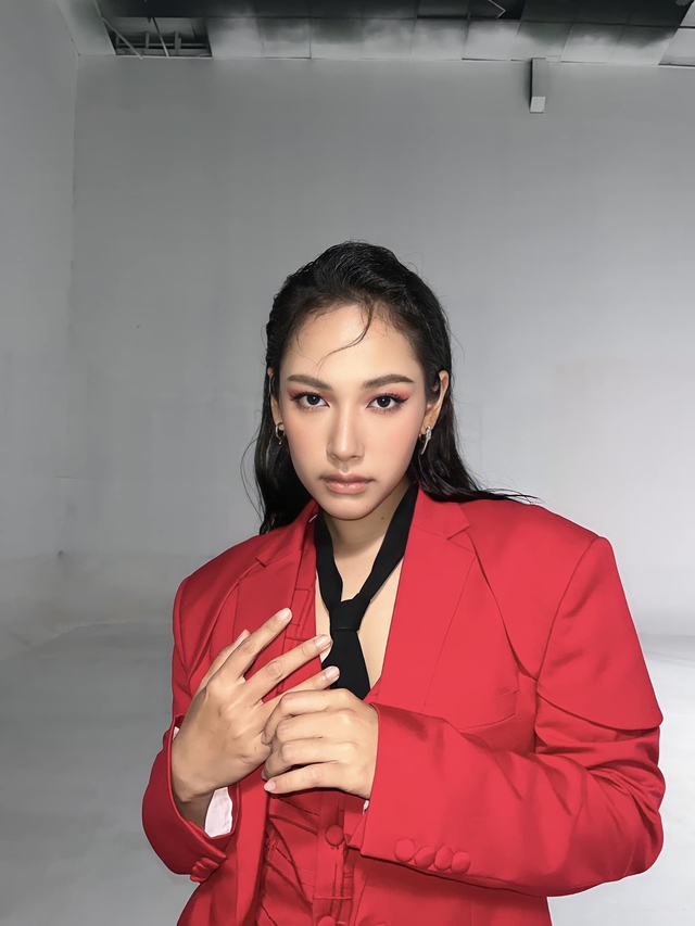 Đã có câu trả lời về việc nữ chính của Sơn Tùng bị công ty quản lý chèn ép, bản hit 20 triệu views không cánh mà bay- Ảnh 6. Đã có câu trả lời về việc nữ chính của Sơn Tùng bị công ty quản lý chèn ép, bản hit 20 triệu views không cánh mà bay- Ảnh 6.