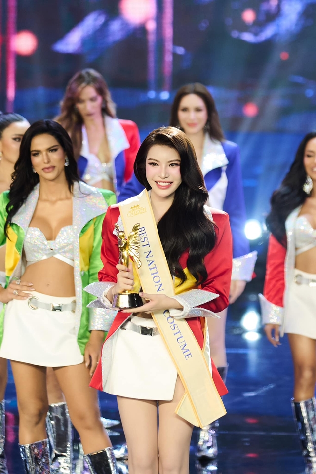 Tường San "đạp đổ" kỷ lục của Hương Giang, giành cả loạt giải tại Hoa hậu Chuyển giới quốc tế- Ảnh 2. Tường San "đạp đổ" kỷ lục của Hương Giang, giành cả loạt giải tại Hoa hậu Chuyển giới quốc tế- Ảnh 2.