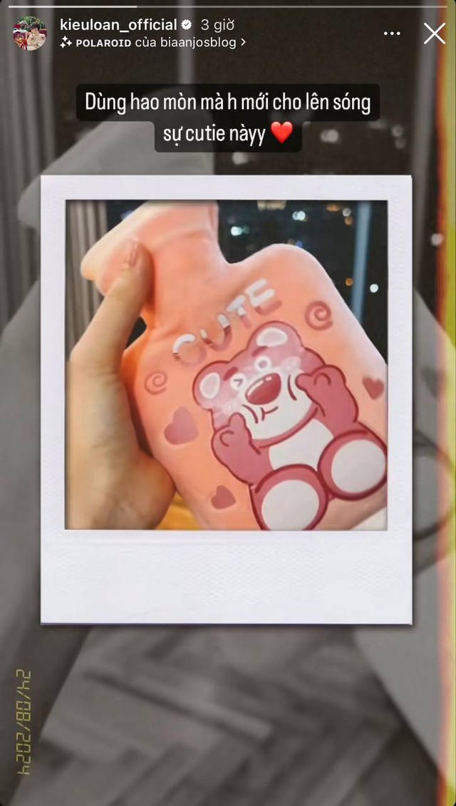 Á hậu Lona Kiều Loan để lộ hành động chuẩn mẹ bỉm mới sinh- Ảnh 1. Á hậu Lona Kiều Loan để lộ hành động chuẩn mẹ bỉm mới sinh- Ảnh 1.