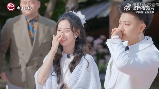 HOT: Chủ tịch showbiz cầu hôn thành công nàng thơ gen Z- Ảnh 2. HOT: Chủ tịch showbiz cầu hôn thành công nàng thơ gen Z- Ảnh 2.