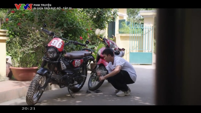 Đi Giữa Trời Rực Rỡ tập 20: Pu được trai đẹp để mắt đến, Chải sắp mất “vợ” đến nơi rồi- Ảnh 5. Đi Giữa Trời Rực Rỡ tập 20: Pu được trai đẹp để mắt đến, Chải sắp mất “vợ” đến nơi rồi- Ảnh 5.