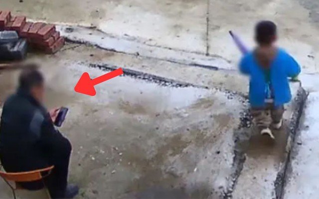 Ông nội nghiện xem TikTok, cháu trai 3 tuổi chết đuối ngay trước mắt mà không hề hay biết- Ảnh 1. Ông nội nghiện xem TikTok, cháu trai 3 tuổi chết đuối ngay trước mắt mà không hề hay biết- Ảnh 1.