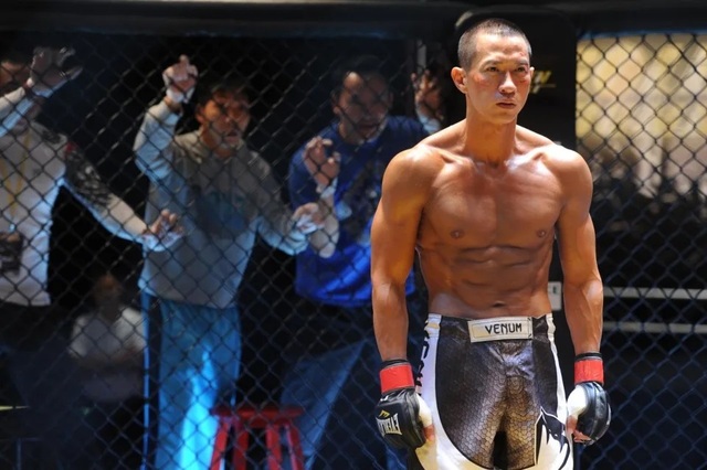 Sao nam bị 100 đoàn phim từ chối vì mũi to, giờ là Ảnh đế sở hữu khối tài sản hơn 700 tỷ- Ảnh 3. Sao nam bị 100 đoàn phim từ chối vì mũi to, giờ là Ảnh đế sở hữu khối tài sản hơn 700 tỷ- Ảnh 3.