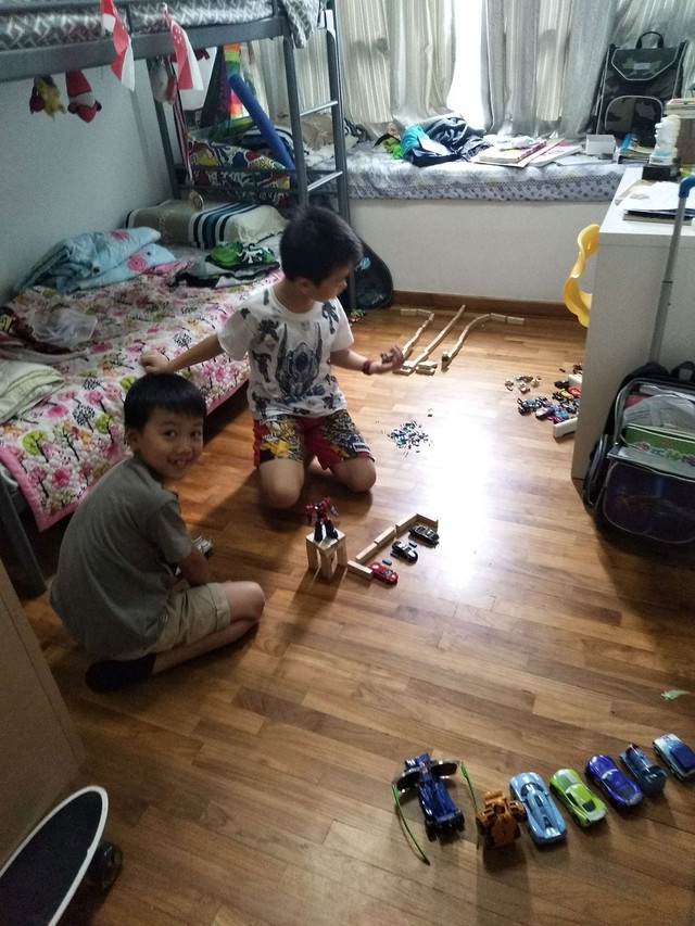 Hai đứa trẻ hàng xóm ngày nào cũng ồn ào trên lầu, tôi nghĩ ra một cách và cuối cùng chúng đã chịu im lặng- Ảnh 2. Hai đứa trẻ hàng xóm ngày nào cũng ồn ào trên lầu, tôi nghĩ ra một cách và cuối cùng chúng đã chịu im lặng- Ảnh 2.