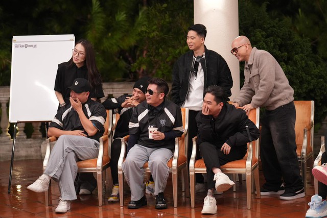 Phạm Khánh Hưng và Phan Đinh Tùng có bị cắt sóng ở Anh Trai Vượt Ngàn Chông Gai?- Ảnh 4. Phạm Khánh Hưng và Phan Đinh Tùng có bị cắt sóng ở Anh Trai Vượt Ngàn Chông Gai?- Ảnh 4.