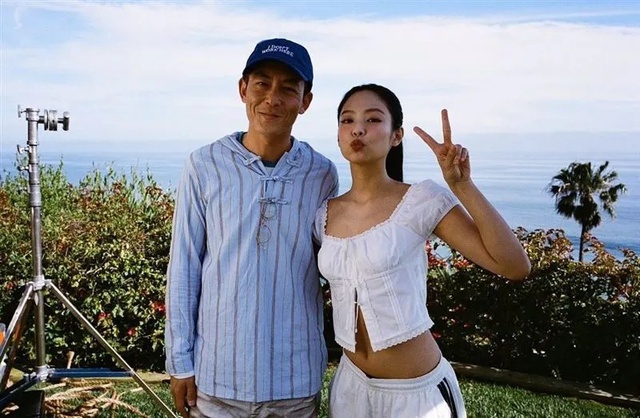 Showbiz có 1 nam thần đẹp trai đến mức được gọi là báu vật nhưng "tự huỷ" vì 1.300 bức ảnh nóng với dàn ngọc nữ- Ảnh 3. Showbiz có 1 nam thần đẹp trai đến mức được gọi là báu vật nhưng "tự huỷ" vì 1.300 bức ảnh nóng với dàn ngọc nữ- Ảnh 3.