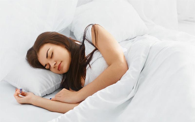 Bỏ ngay thói quen chơi điện thoại trước khi ngủ và nắm rõ quy tắc 20-20-20, hạn chế nhiều tác hại nguy hiểm!- Ảnh 3. Bỏ ngay thói quen chơi điện thoại trước khi ngủ và nắm rõ quy tắc 20-20-20, hạn chế nhiều tác hại nguy hiểm!- Ảnh 3.