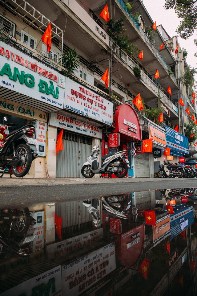 Có một TP.HCM đẹp yên bình dưới sắc cờ rực rỡ ngày Tết Độc Lập- Ảnh 11. Có một TP.HCM đẹp yên bình dưới sắc cờ rực rỡ ngày Tết Độc Lập- Ảnh 11.