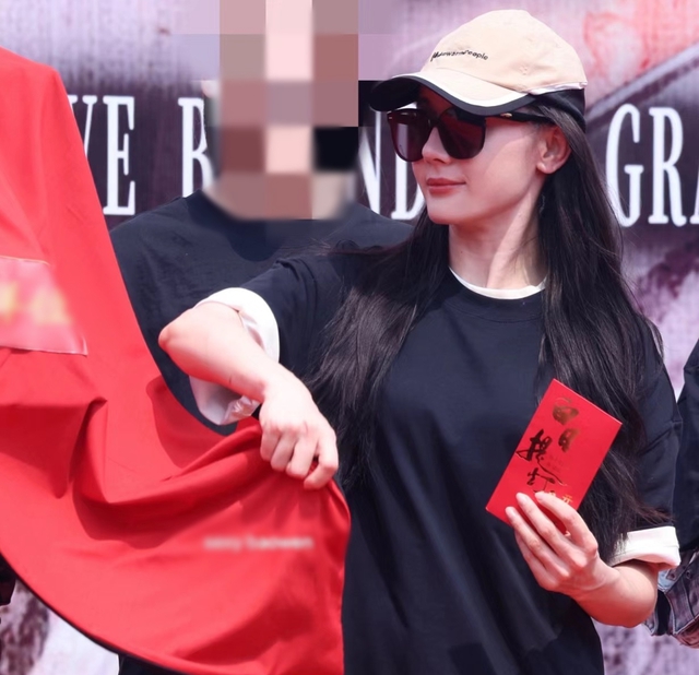 Phim cổ trang mới khởi quay đã bị chê tan nát, cặp chính nhìn như mẹ con khiến netizen ngán ngẩm- Ảnh 2. Phim cổ trang mới khởi quay đã bị chê tan nát, cặp chính nhìn như mẹ con khiến netizen ngán ngẩm- Ảnh 2.