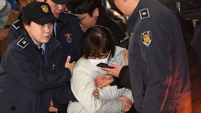 Sốc: Người mẹ cảm ơn những kẻ đã bạo hành con gái 17 tuổi của mình đến tử vong- Ảnh 2. Sốc: Người mẹ cảm ơn những kẻ đã bạo hành con gái 17 tuổi của mình đến tử vong- Ảnh 2.