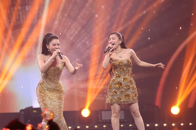 Nữ ca sĩ sốt 38 độ nhưng không hủy show, ngược lại còn đọ giọng “căng đét" cùng đàn chị Thu Minh!- Ảnh 2. Nữ ca sĩ sốt 38 độ nhưng không hủy show, ngược lại còn đọ giọng “căng đét" cùng đàn chị Thu Minh!- Ảnh 2.