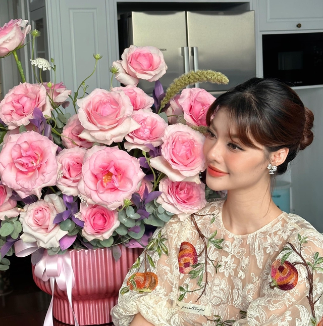 Á hậu Lona Kiều Loan sinh con đầu lòng- Ảnh 1. Á hậu Lona Kiều Loan sinh con đầu lòng- Ảnh 1.