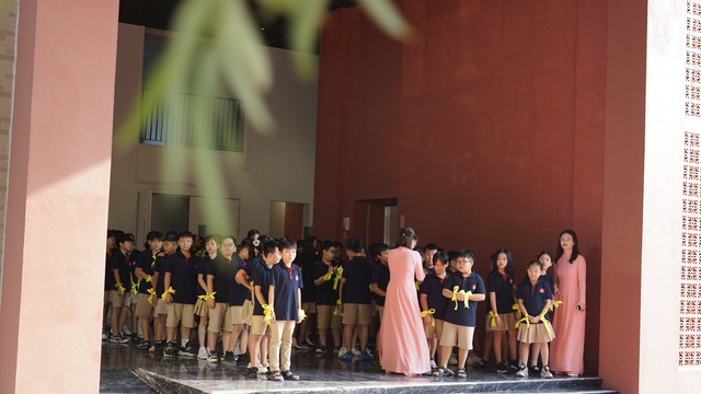 Toàn cảnh lễ khai giảng năm học mới: Rất nhanh - gọn nhưng vẫn thừa vui tươi và háo hức!- Ảnh 22. Toàn cảnh lễ khai giảng năm học mới: Rất nhanh - gọn nhưng vẫn thừa vui tươi và háo hức!- Ảnh 22.