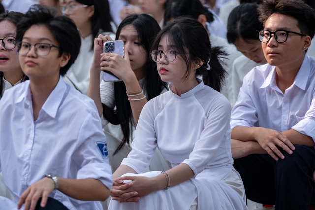Xem loạt ảnh khai giảng mới thấy, nữ sinh Việt cứ mặc áo dài là Xem loạt ảnh khai giảng mới thấy, nữ sinh Việt cứ mặc áo dài là