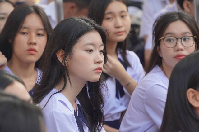 Toàn cảnh lễ khai giảng năm học mới: Rất nhanh - gọn nhưng vẫn thừa vui tươi và háo hức!- Ảnh 30. Toàn cảnh lễ khai giảng năm học mới: Rất nhanh - gọn nhưng vẫn thừa vui tươi và háo hức!- Ảnh 30.