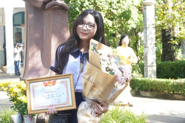 Toàn cảnh lễ khai giảng năm học mới: Rất nhanh - gọn nhưng vẫn thừa vui tươi và háo hức!- Ảnh 31. Toàn cảnh lễ khai giảng năm học mới: Rất nhanh - gọn nhưng vẫn thừa vui tươi và háo hức!- Ảnh 31.