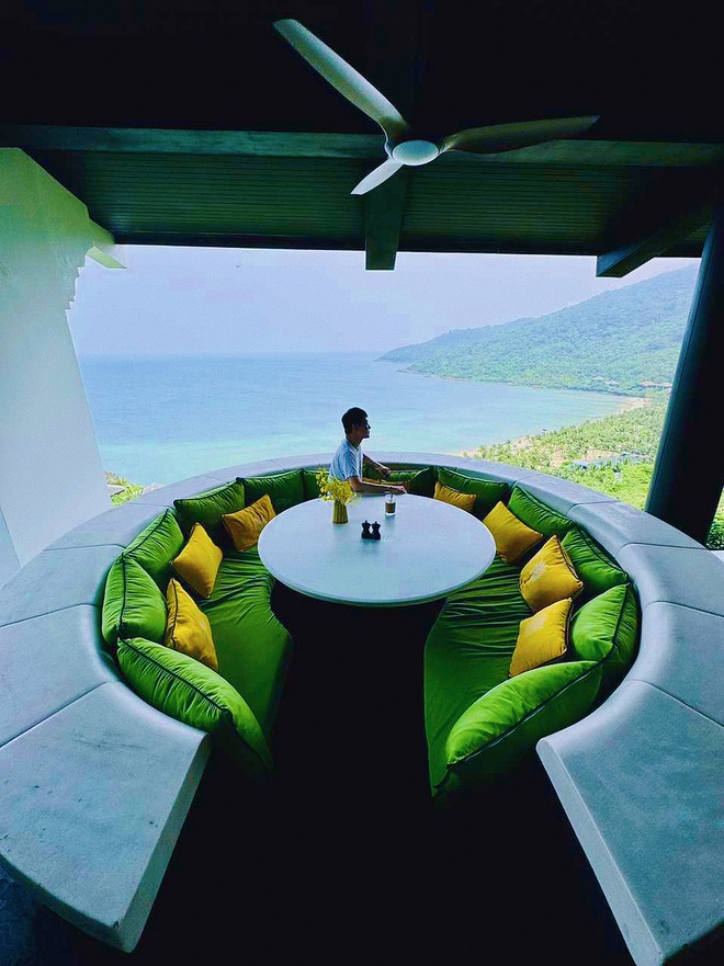 Vợ chồng Lâm Chí Dĩnh du lịch Đà Nẵng, khoe loạt ảnh check-in sang chảnh trong nhóm chat triệu fan - Ảnh 3.