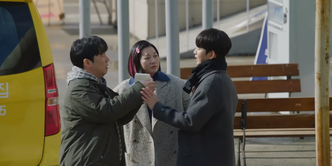 Queen of Tears tập 15: Kim Soo Hyun bị tai nạn nghiêm trọng ngay trước hồi kết, biên kịch lại sao nữa vậy? - Ảnh 5.