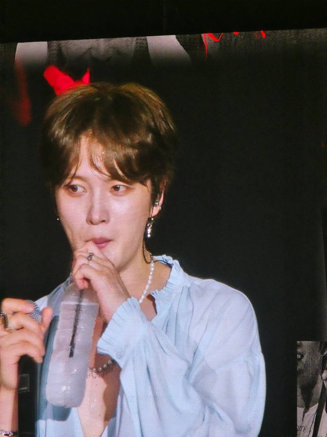 Kim Jae Joong mở màn show diễn ở TP.HCM bằng bản hit của DBSK, tiết lộ người tổn thương nhất khi 5 thành viên chia tay nhau - Ảnh 7.