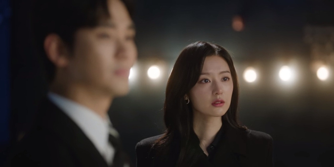 Queen of Tears nhận mưa gạch đá chỉ vì một cảnh phim, netizen mỉa mai rating nên giảm hơn nữa - Ảnh 1.