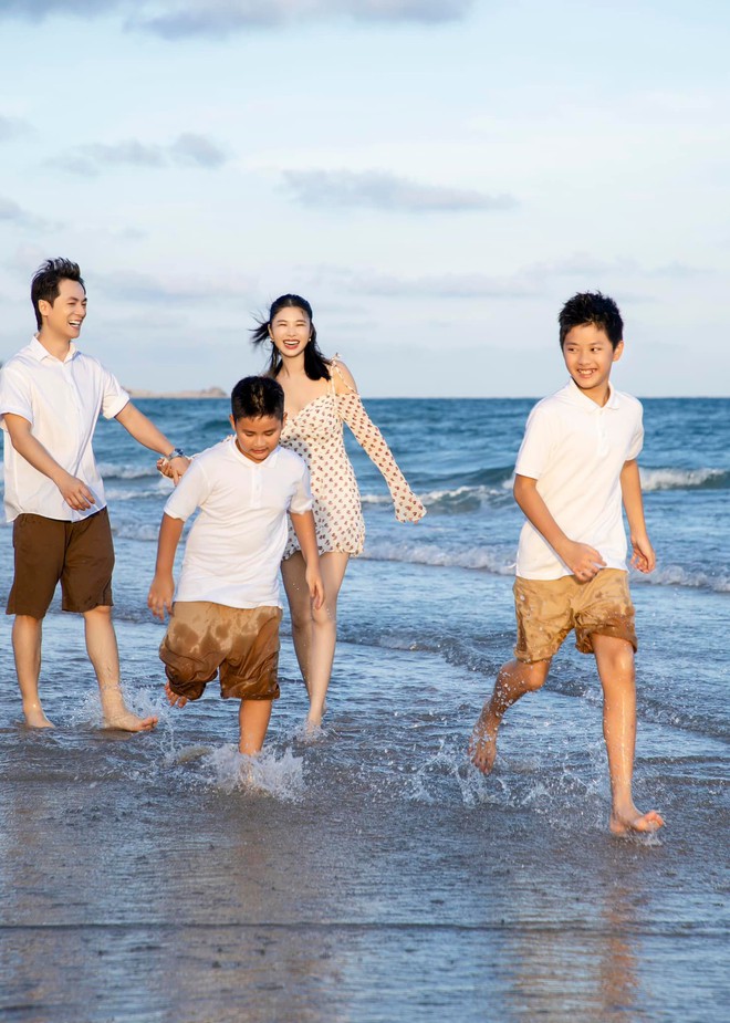 Dàn sao Vbiz xả ảnh nghỉ lễ: Thiều Bảo Trâm hạnh phúc bên người yêu, Sơn Tùng du lịch chung với Hải Tú? - Ảnh 9.