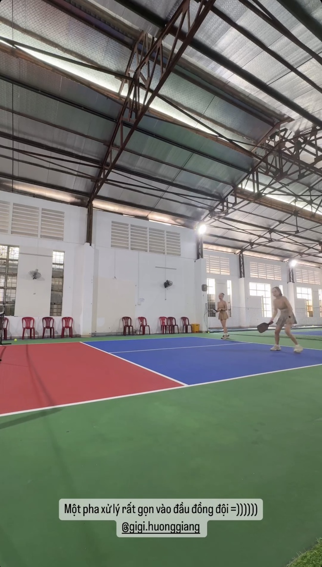 Pickleball: Bộ môn đang khiến hội trai xinh gái đẹp mê mẩn, sẵn sàng ăn mặc xinh xẻo ra sân đổ mồ hôi hè này - Ảnh 4.