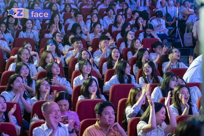 31 giây sự chú ý va vào nhan sắc ngoan xinh yêu của dàn nữ sinh Ams trong Lễ trưởng thành - Ảnh 2.