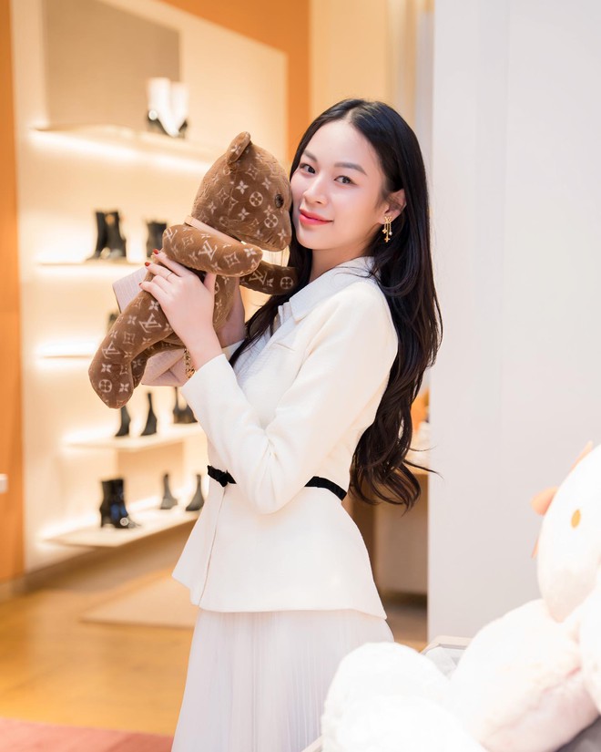 Phí Phương Anh trước khi vướng tin hẹn hò đại gia hơn 22 tuổi: Bị soi yêu đương với thiếu gia Sài thành, liên tục lộ hint như muốn công khai - Ảnh 17.