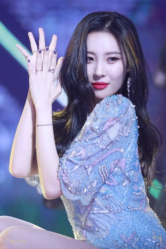 Dàn sao nữ báo trước về bộ mặt thật của Seungri: BLACKPINK tỏ thái độ lạ, Sunmi có lời cảnh tỉnh sởn da gà - Ảnh 9.