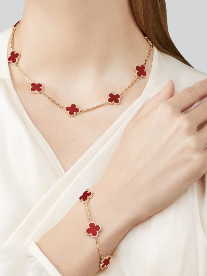 Không phải hội phú bà đấu tố auth - fake, đây mới là 2 anh giai đeo Van Cleef & Arpels hot nhất Việt Nam - Ảnh 4.