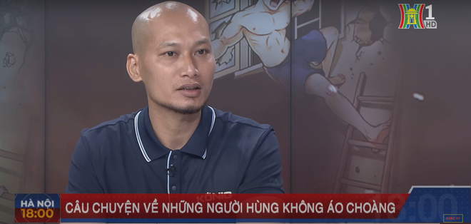 Người hùng tái hiện lại cảnh phá tường cứu người trong vụ cháy ở Trung Kính: Hôm đó em cầm cây búa không thấy nặng như hôm nay - Ảnh 4.