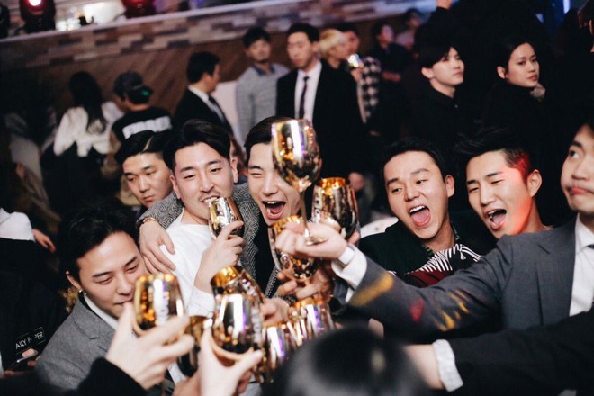 Seungri mở tiệc Giáng Sinh mại dâm: GD sốc vì em út như Đại gia Gatsby, dắt gái với bè lũ Burning Sun rồi nói dối từ thiện - Ảnh 10.