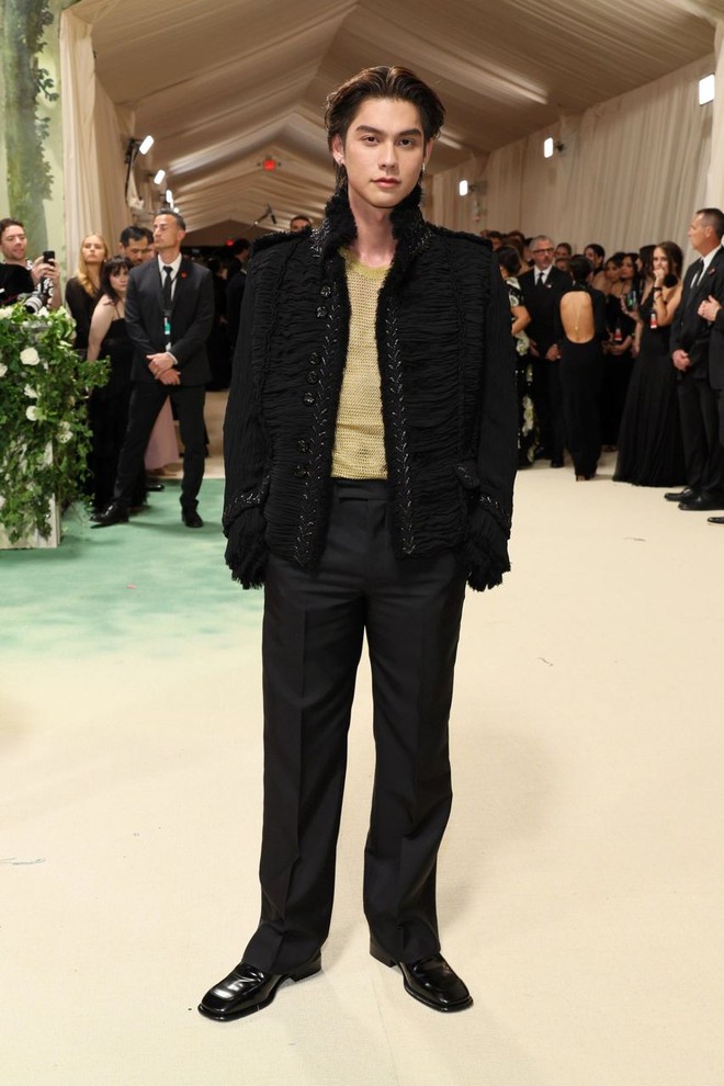 Siêu thảm đỏ Met Gala 2024: Zendaya cực slay với 2 bộ đồ, Jennie - Kendall Jenner khoe body “cháy” quá rồi! - Ảnh 30.