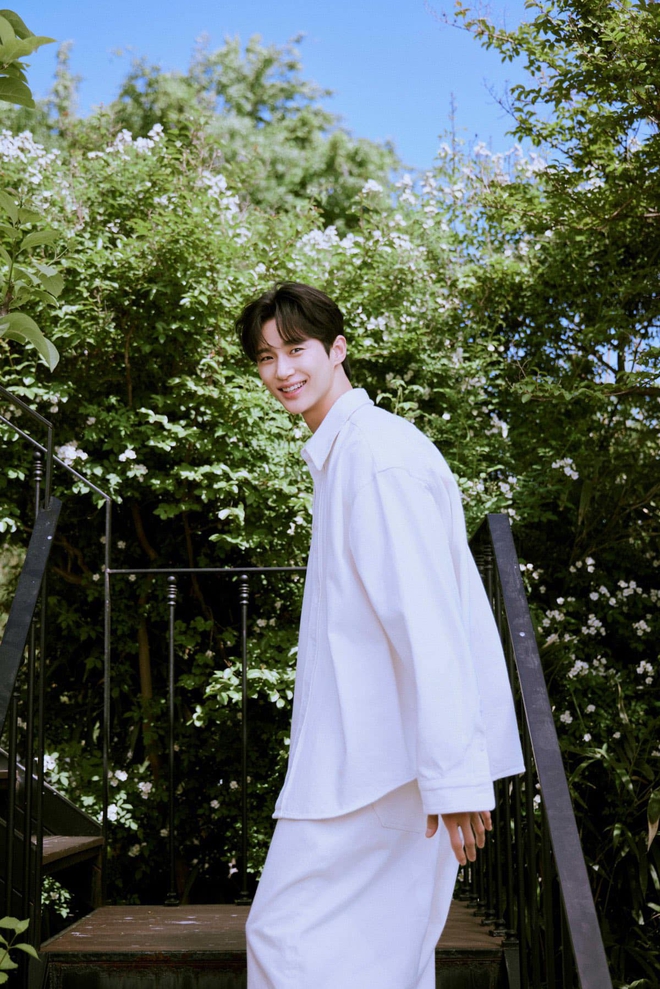 Đạo diễn Cõng Anh Mà Chạy tự khui: Byeon Woo Seok và Kim Hye Yoon đang hẹn hò thật mà tôi không biết cũng nên - Ảnh 8.